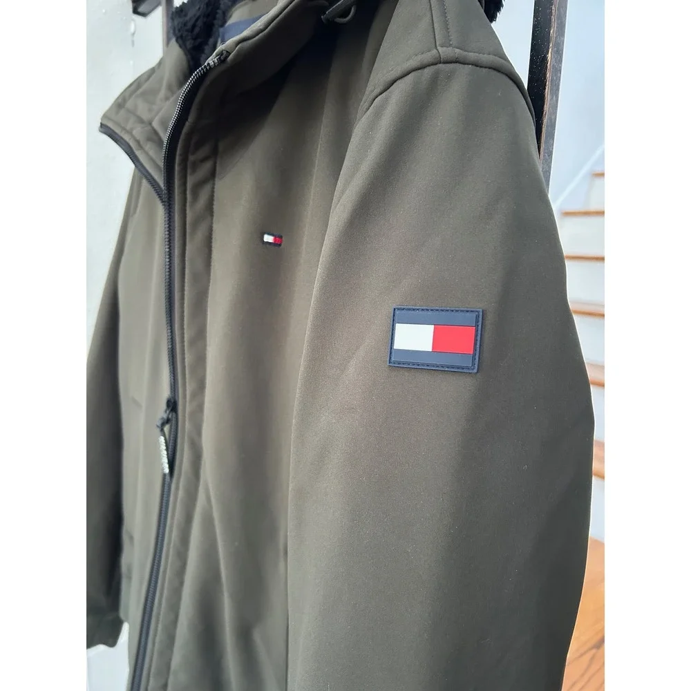 Tommy Hilfiger Men Olive Green 3 Layer Fabric Water Wind Resistant Jacket Hood M